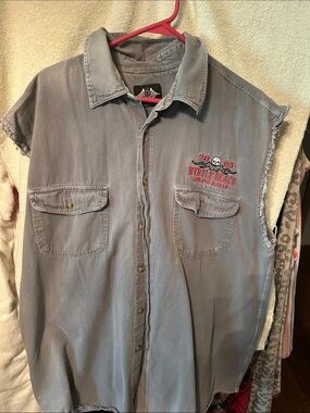 Sleeveless Casual Button-Down Shirt - Light Gray